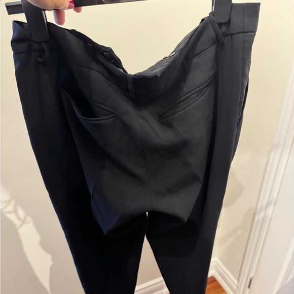 JOIE black trouser pant. Pleated. Cuff at bottom - Picture 3 of 6